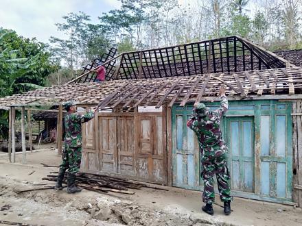 Kegiatan Anggota TNI Koramil dan Babinsa Desa Jatimulyo